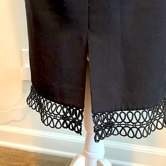 Antonio Melani Delia Floral Sheath in Black size 0 - Picture 5 of 14